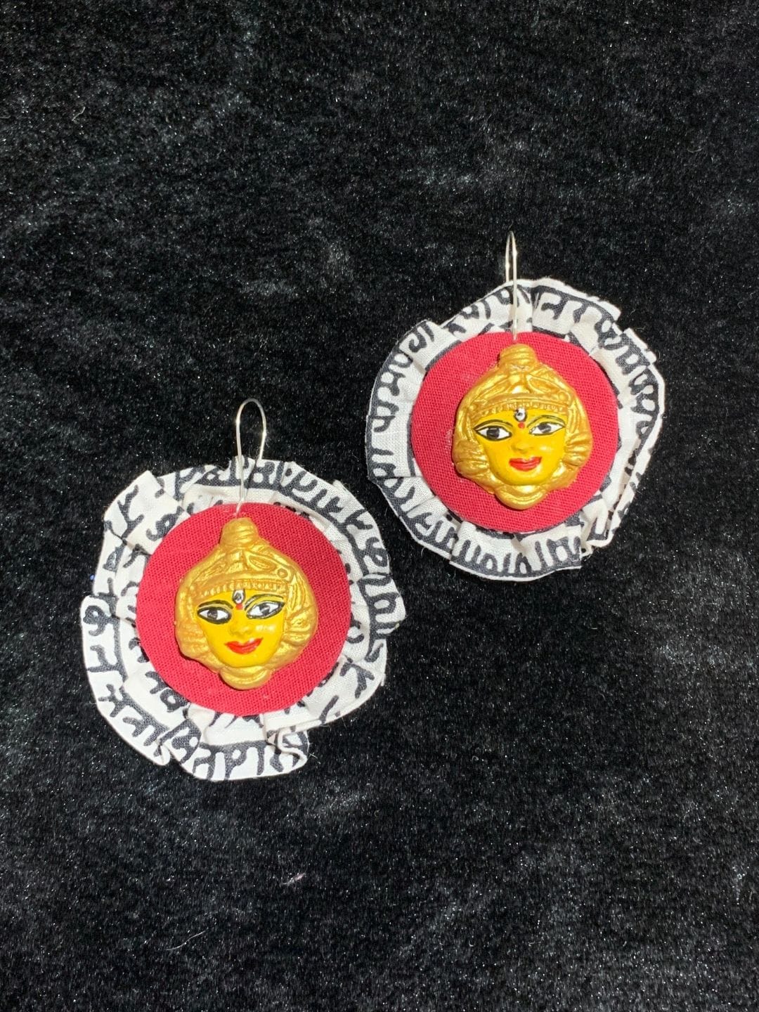 Durga Face Terracotta with Kalamkari Fabric - Image 2