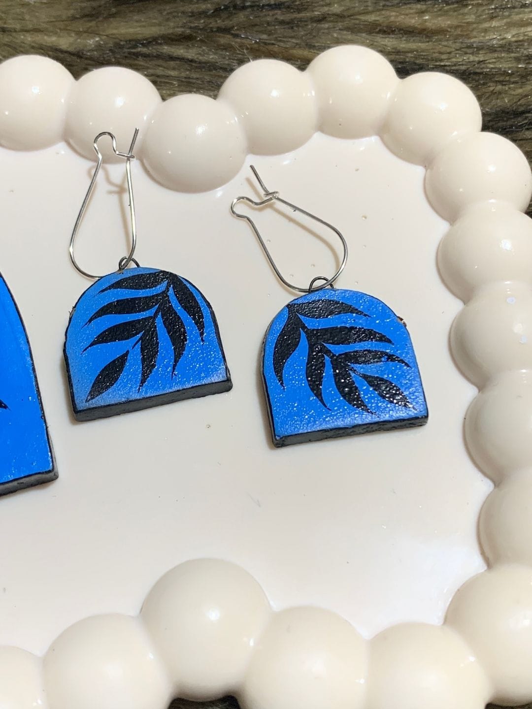 Blue Handpainted Floral Pendant Set - Image 4