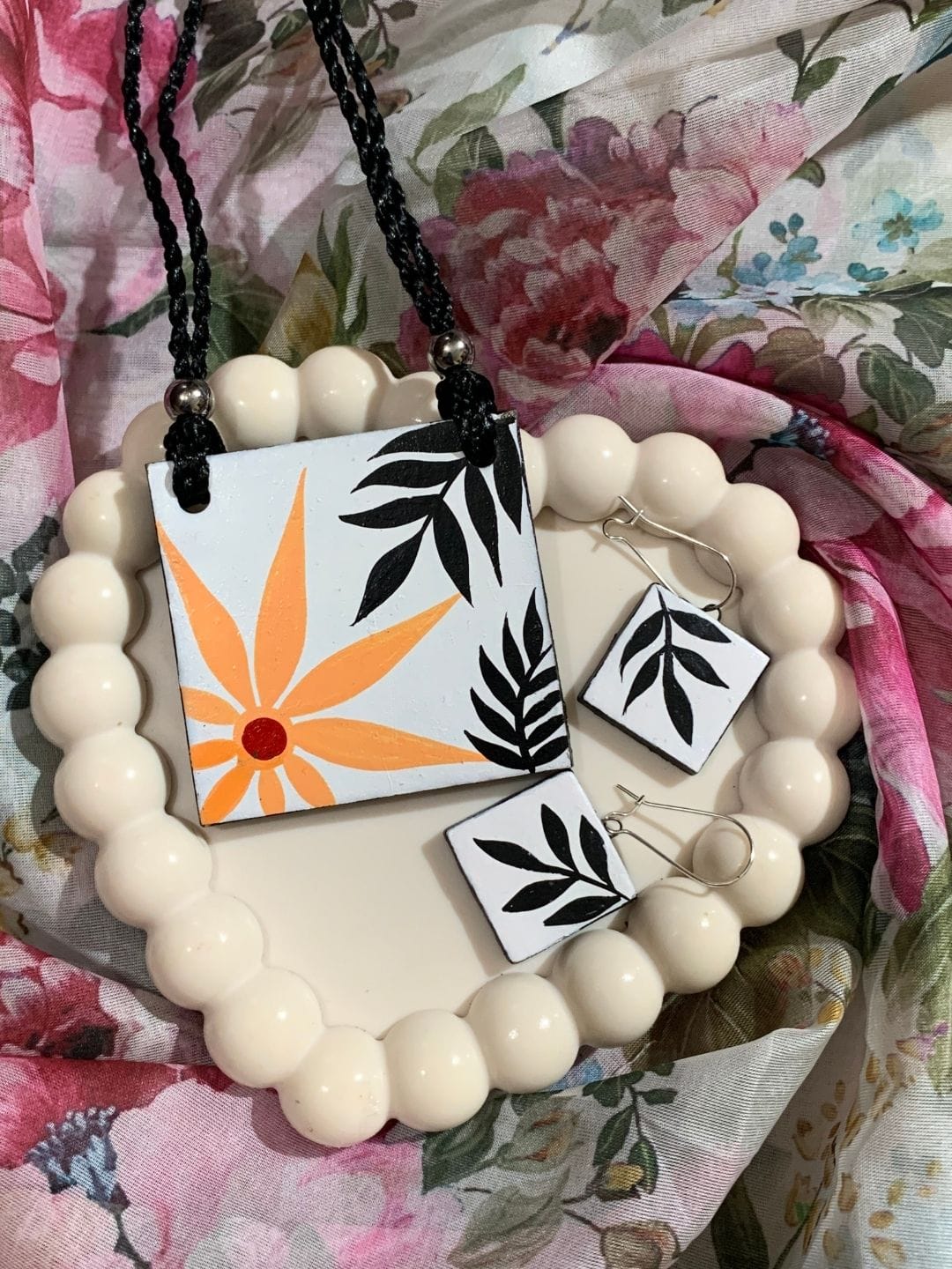 White Hand-painted Floral Pendant Set - Image 3