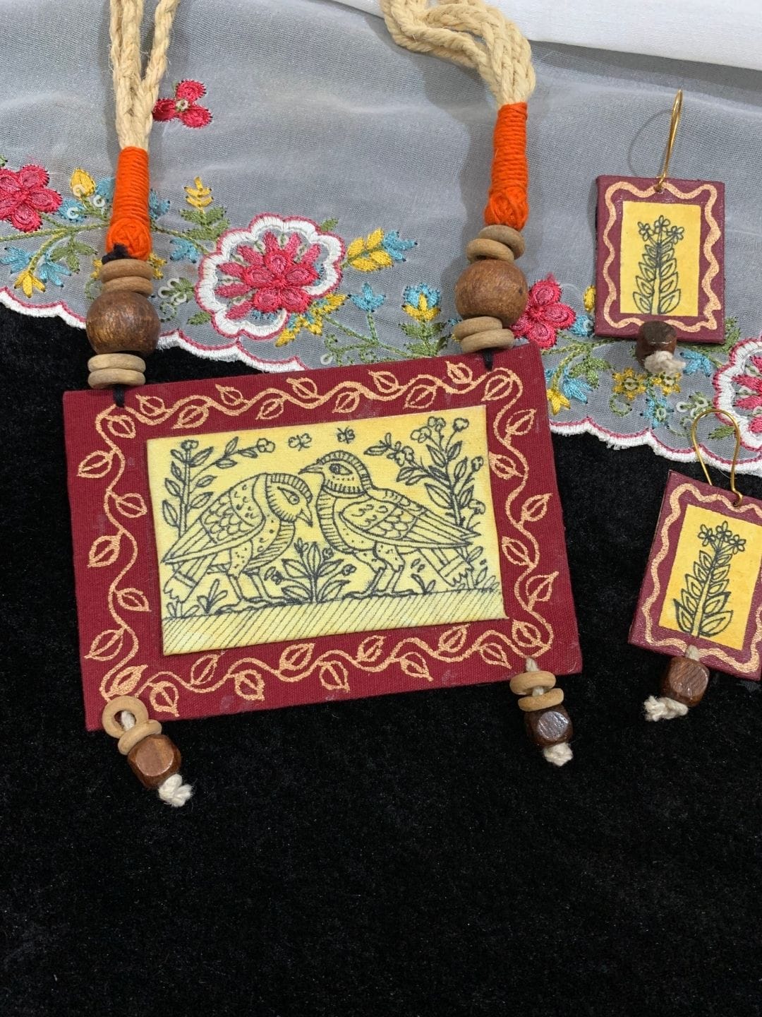 Rustic Lovebirds Madhubani Necklace Set - Image 4