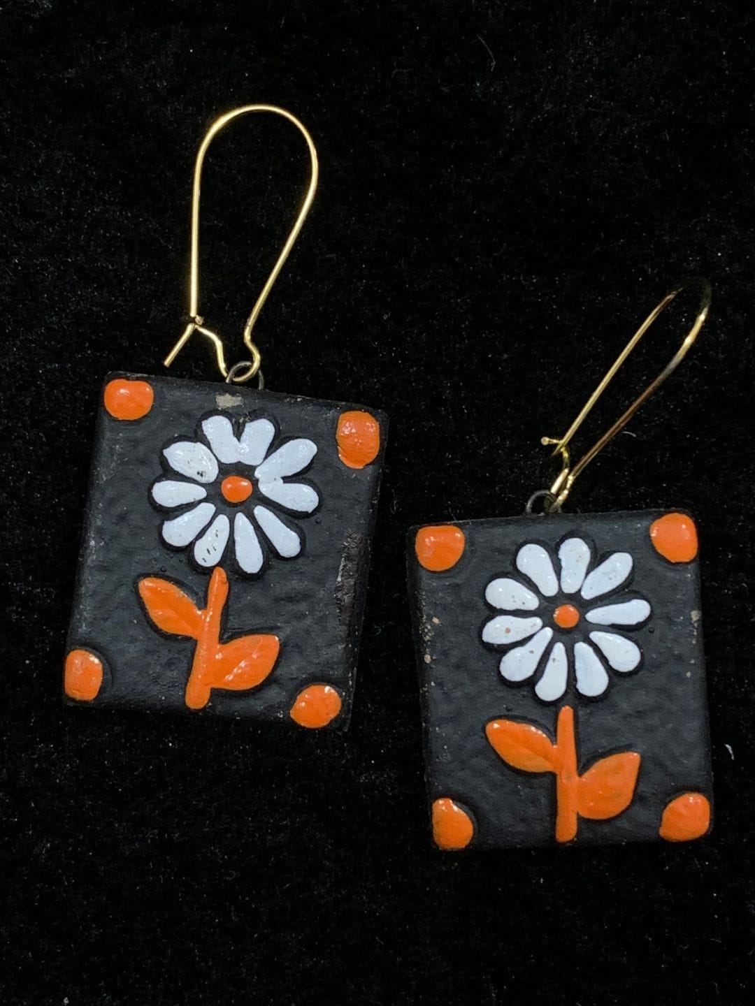Terracotta Earrings with Floral Design for Women - Image 2