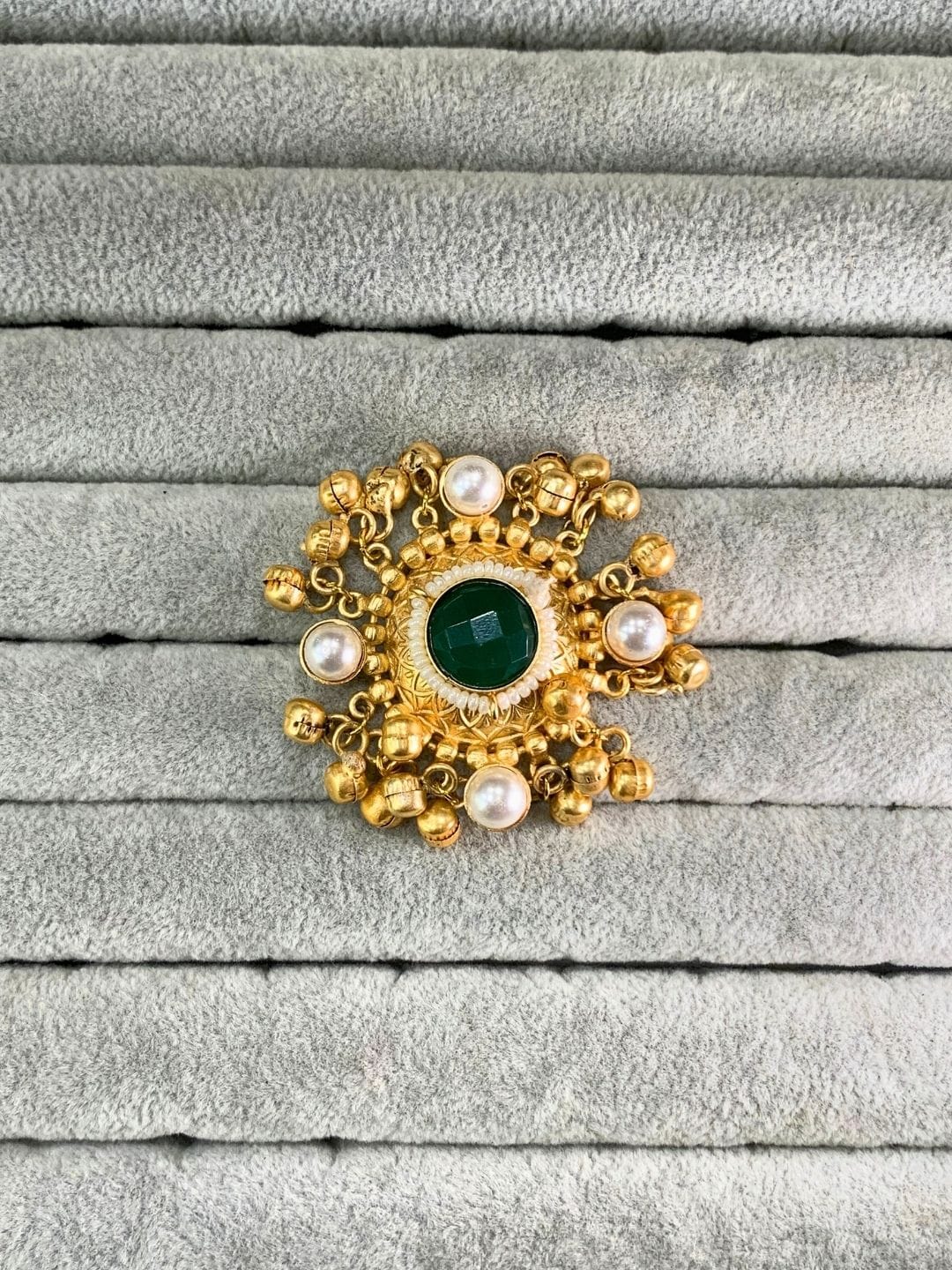 Kashmiri Green Stone Pearl Ring - Image 3